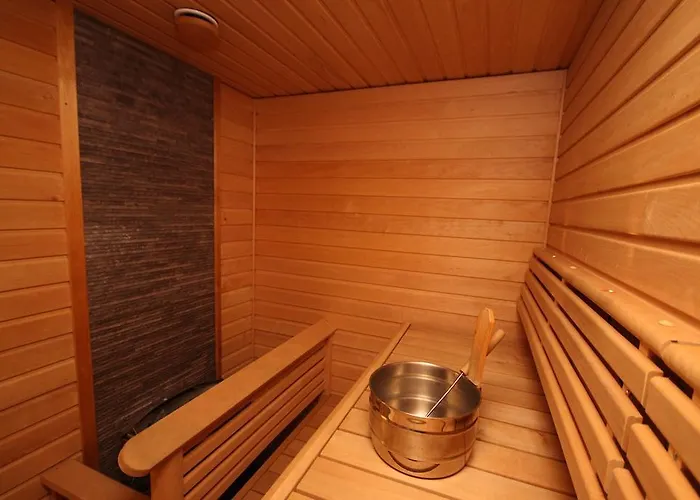 Gella Serviced Pitaejaenmaeki Апартаменты